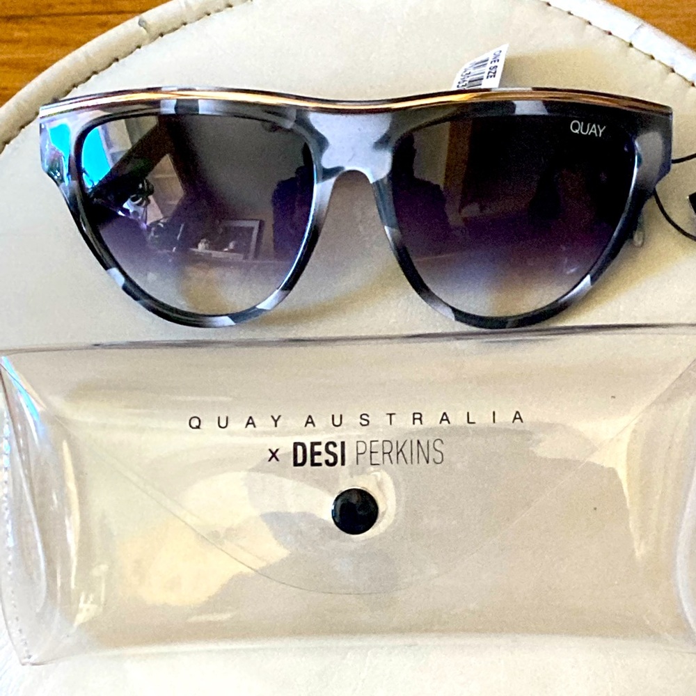NWT Quay Australia Flight Risk Sunglasses